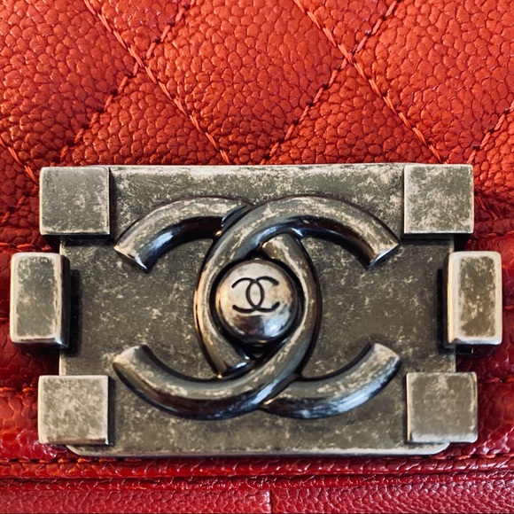 CHANEL Boy Flap Bag - Medium - Picture 6 of 12
